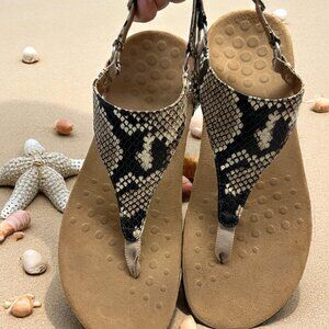 Vionic Kirra Sandals Snake Print T Strap Slingback Casual Shoes GUC Size 8